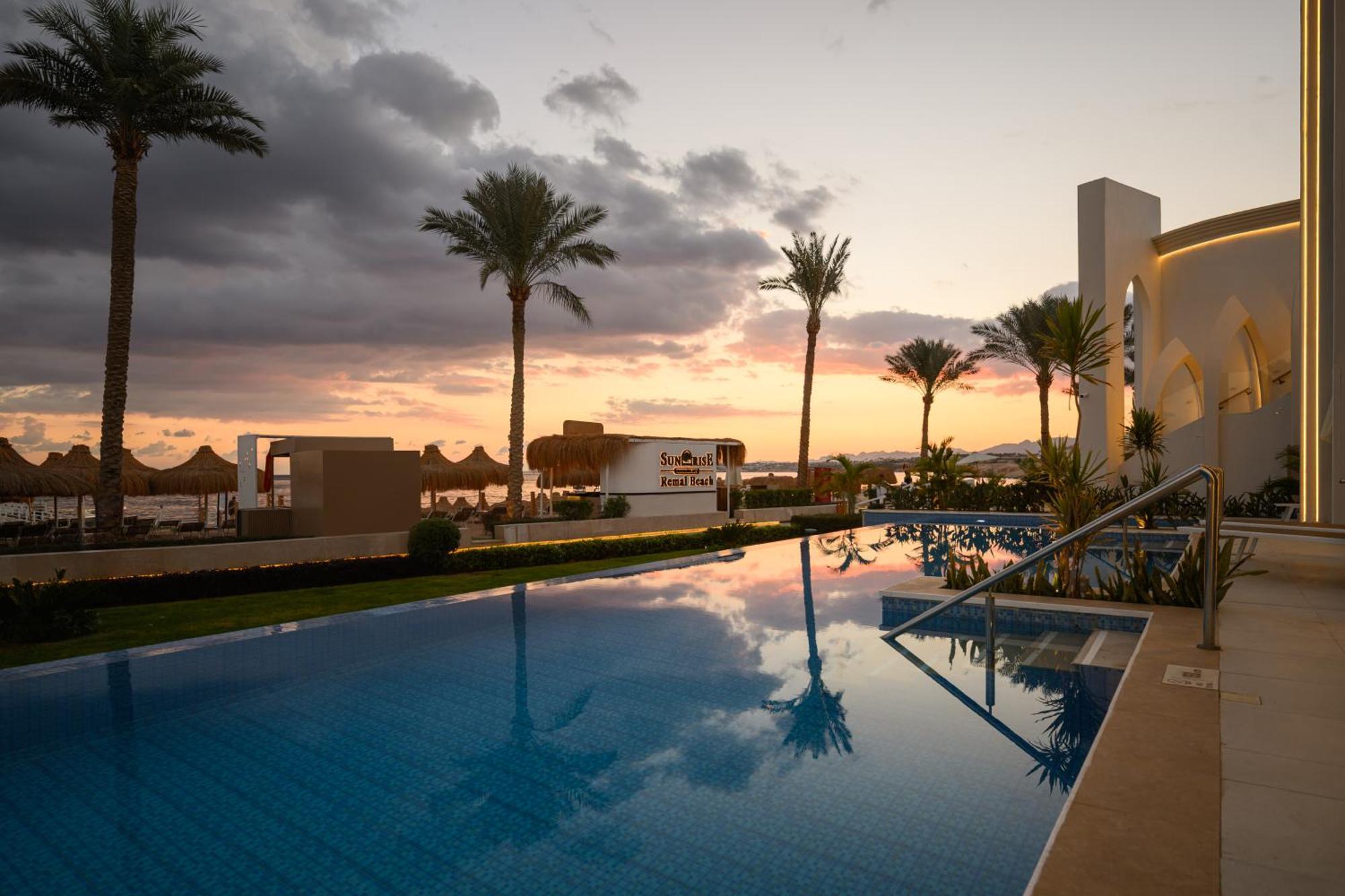 Junior Swim-Up Suite